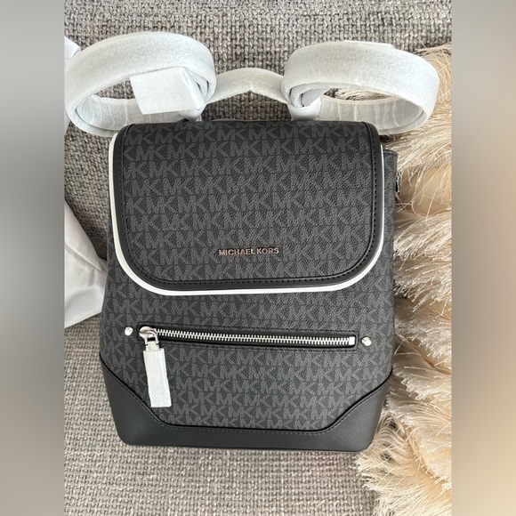 Michael Kors Harrison Backpack Black – In-Store sealed (Not from Outlet) - Picture 11 of 13